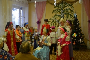 30.12.15г. Выступление фольклорных ансамблей &quot;Жаворонки&quot; и &quot;Зарянка&quot;