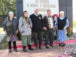 12.05.15г.  Экскурсия к стелле посвященная 70 Победы